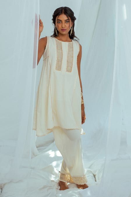 Latha Puttanna White Hand Woven Cotton Floral Motifs Round Indu Tunic