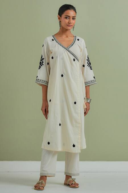 Buy Off White Cotton Embroidered Floral V Neck Angrakha For Women by ...