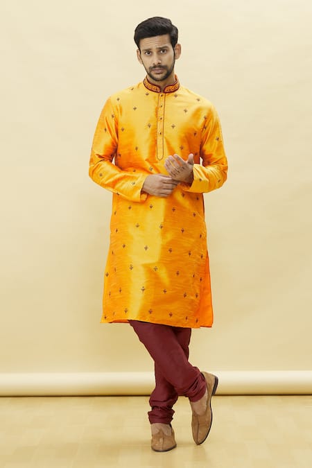 Samyukta Singhania Orange Silk Embroidered Thread Work Kurta Set 