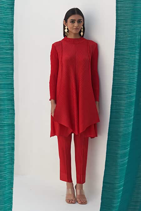 Pleats by Aruni Crushed Sleeve Pleated Kurta & Pant Set 