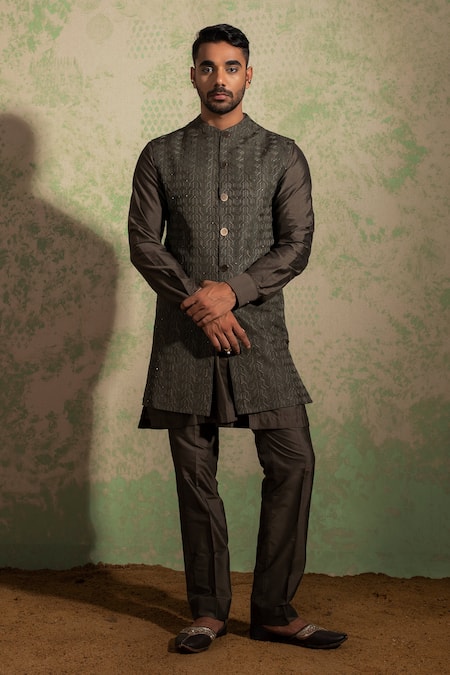 Ankita Shahabadi Green Bamboo Silk Thread And Cutdana Hamir Embroidered Long Bundi Kurta Set