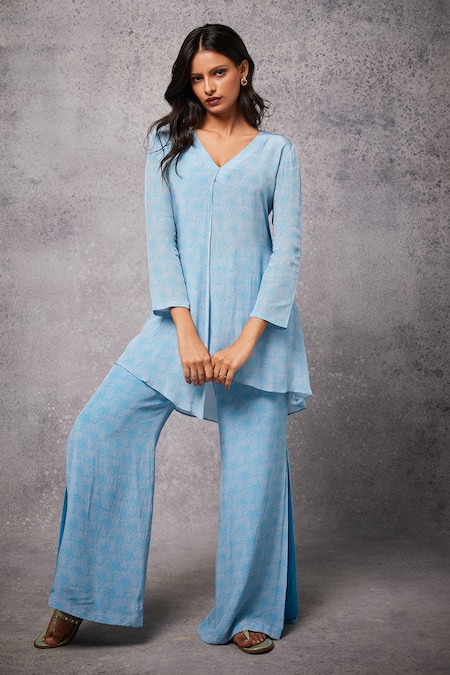 Senren by Eshana Raut Blue Swirl Line Print Kurti With Pant 