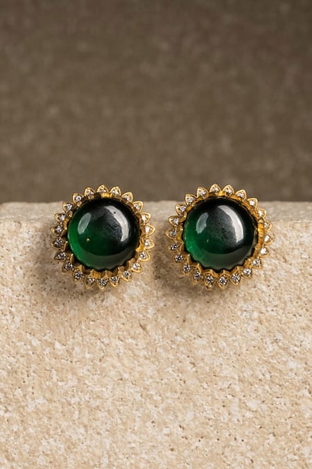 Order Charming Emerald Stud With Intricate Design Online From VIANA  JEWELS,Greater Noida West