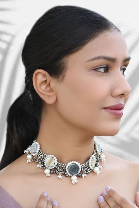 Arnimaa Circular Embellished Necklace 