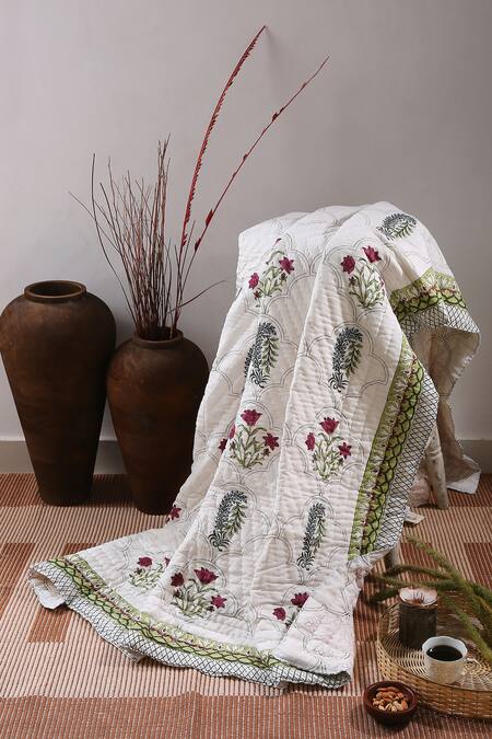 Buy Amoliconcepts White Eco Friendly Cotton Hand Block Print Reversible Single Quilt at Aza Fashions Buy_Amoliconcepts_White Eco Friendly Cotton Hand Block Print Reversible Single Quilt_at_Aza_Fashions