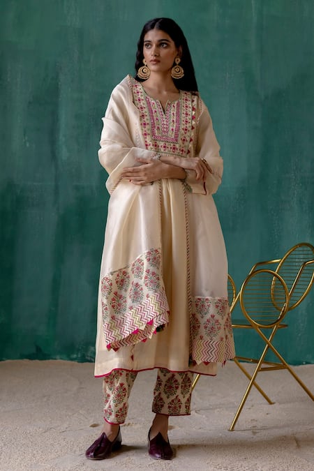 Amisha Kothari Bhairavi Yoke Embroidered Kurta Pant Set 