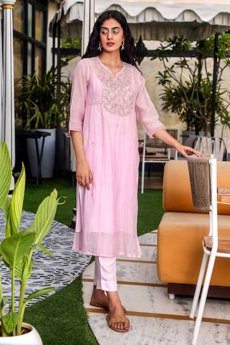 TATWA Yoke Hand Embroidered Kurta & Pant Set 