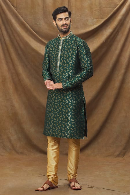 Samyukta Singhania Metallic Flora Pattern Kurta Set 