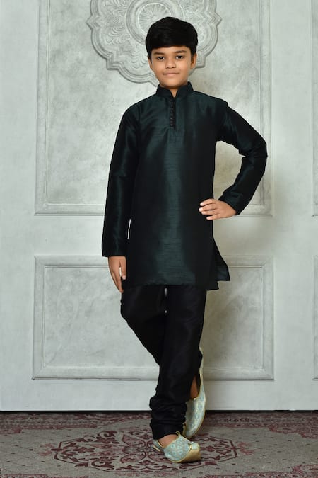 Arihant Rai Sinha Solid Kurta & Black Churidar Set 