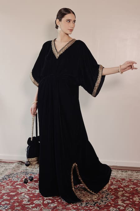 Shrutkirti Neckline Embroidered Kaftan 
