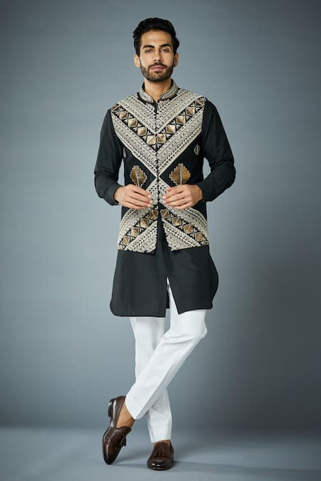 Gargee Designers Geometric Pattern Bundi & Kurta Set 