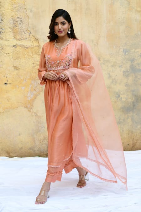 Label Niti Bothra_Peach Silk Embroidery Split V-neck Flora Kurta And Palazzo Set _at_Aza_Fashions