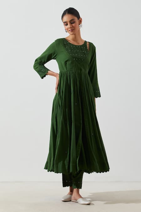 Label Earthen Green Cotton Mul Mirror Work, Resham Round Gathered Kurta And Pant Set 