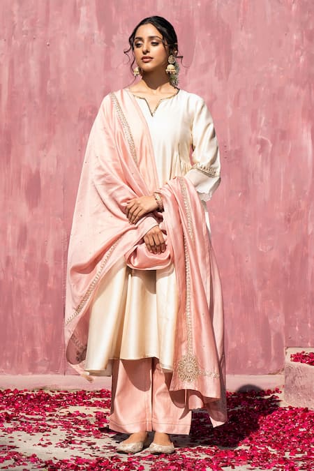 Weaver Story Chanderi Silk Thread Border Embroidered Dupatta 