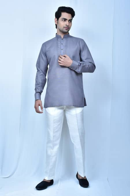 Samyukta Singhania Solid Slim Fit Short Kurta & Pant Set 