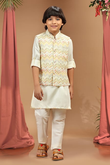 Kora By Nilesh Mitesh Floral Chevron Print Bundi Kurta Set 