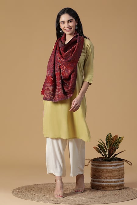 Shingora Maroon Woven Kani Pattern Stole 