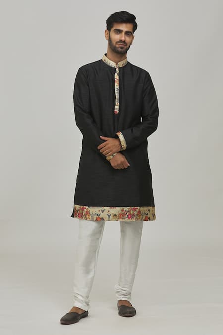 Arihant Rai Sinha Neckline Printed Kurta Set 