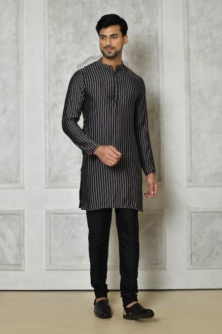 Samyukta Singhania Linear Print Short Kurta 