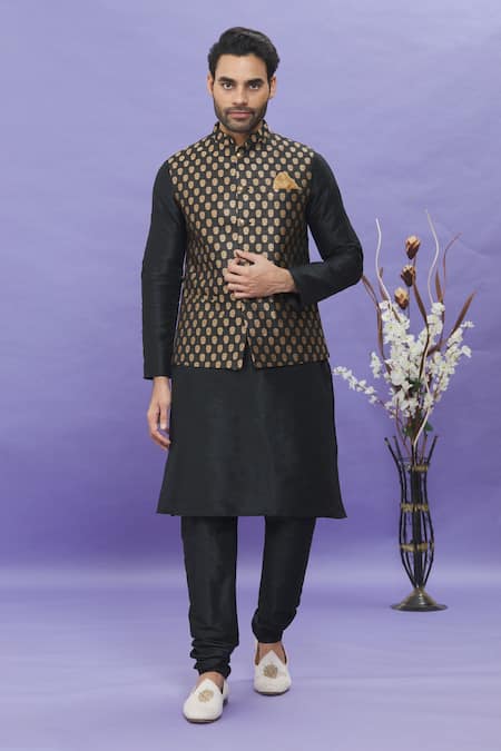 Aryavir Malhotra Jacquard Floral Pattern Bundi & Kurta Set 