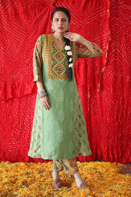 Shachi Sood Floral Print Kurta & Pant Set 