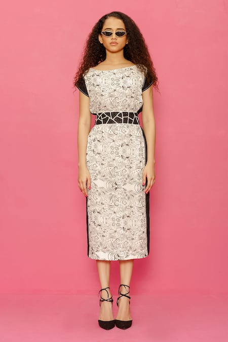 LABEL SHRISTI CHETANI Abstract Print Dress With Embellished Belt 