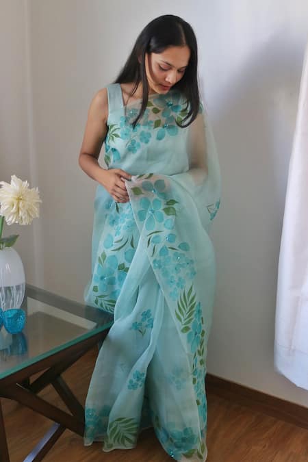 Meghstudio Hibiscus Flowers Hand Painted Saree 