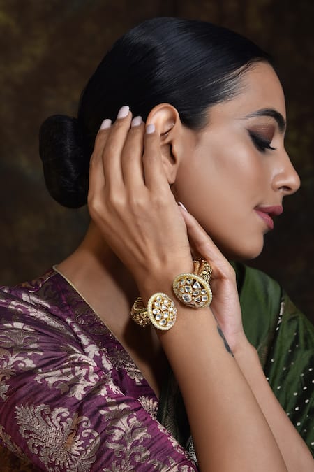 SWABHIMANN Pearl Embellished Kada 