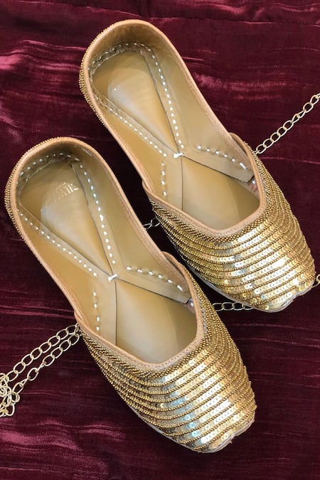 Cilwana Studio Gold Embroidered Sequin Juttis 