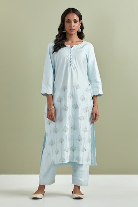 Priya Chaudhary Blue Chanderi Silk Embroidery Split V-neck Kurta And Pant Set 