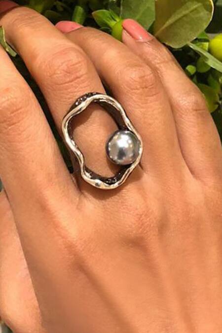 The Jewel Factor Black Pearl Cave Ring