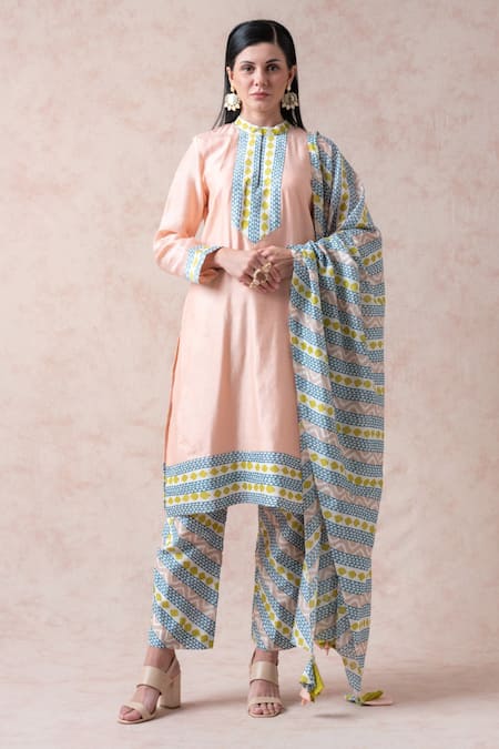 Thetaa Placement Geometrical Print Kurta Pant Set 