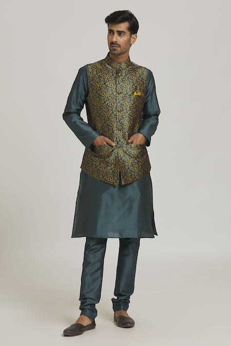 Samyukta Singhania Floret Woven Bundi & Kurta Set 