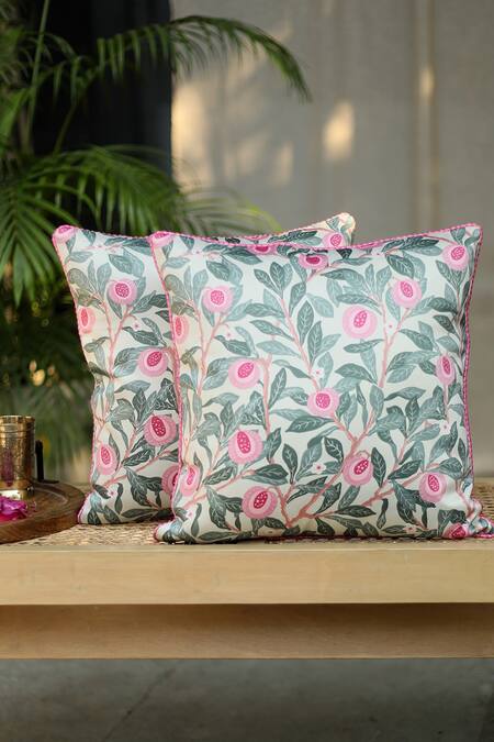 House This Multi Color 100 % Polyester Aadoo Fruit Pattern Cushion Cover- Single Pc