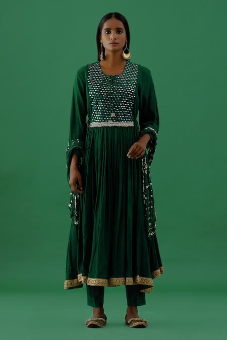 5elements Green Cotton Embellishment Mirror And Ghungroo Round Work Anarkali Set 