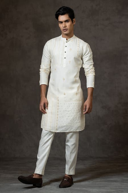 Paarsh Bullion Flower Embroidered Kurta Set 