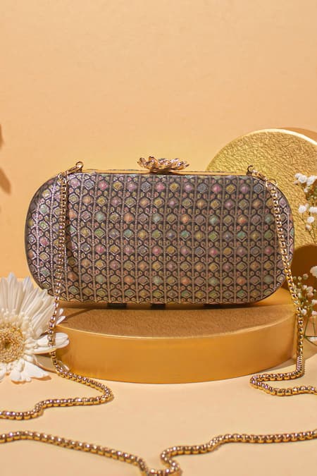 AMYRA Onyx Capsule Clutch 