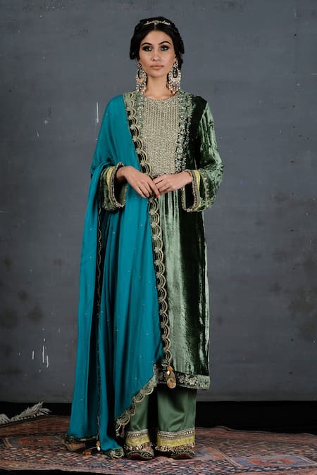 Soniya G Velvet Kurta Palazzo Set 