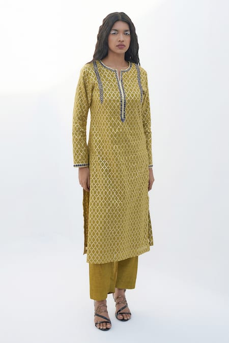 Nadima Saqib Green Kurta  Chanderi Jacquard Embroidered Mirror Notched And Pant Set 