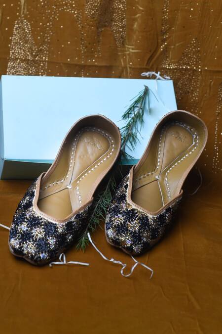 Cilwana Studio Black Embroidered Cutdana Juttis 