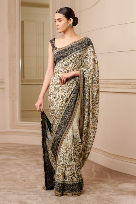 Satrani Black Printed Saree With Unstitched Blouse