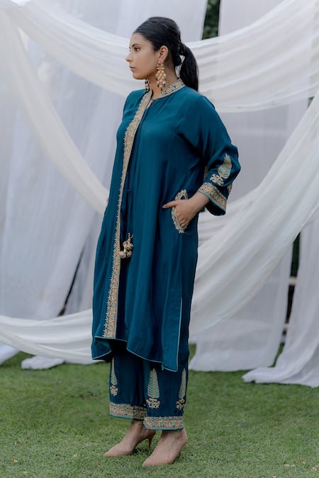 Daljit Sudan Blue Crepe Embroidery Kashmiri Tilla Band Front Drape Phiran Kurta Pant Set 