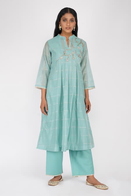 OMI Placement Hand Embroidered Kurta & Pant Set 