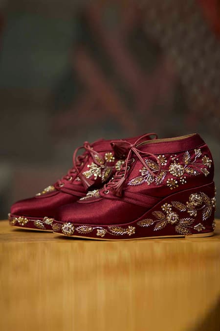 Tiesta Maroon Embroidery Flower Sneaker Wedges 