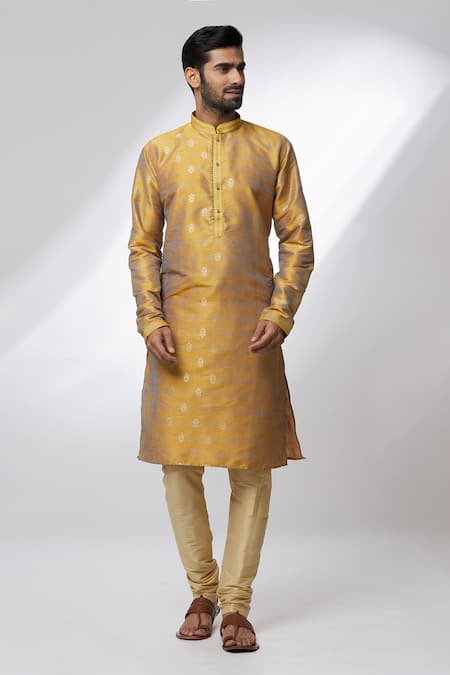 Samyukta Singhania Banarasi Floral Pattern Kurta Set 