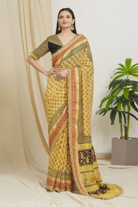 Surendri Yellow Kotadoria Printed Floral V Neck Saree With Blouse Online at Aza Fashions Surendri_Yellow Kotadoria Printed Floral V Neck Saree With Blouse_Online_at_Aza_Fashions