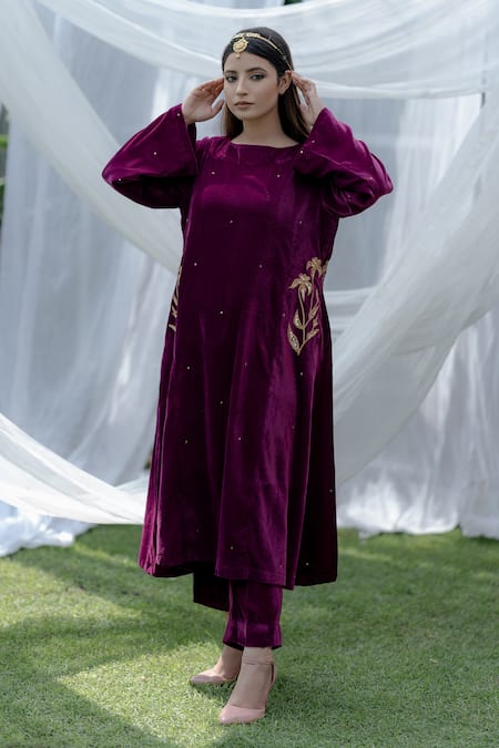 Daljit Sudan Wine Velvet Embroidery Kashmiri Tilla And Aari A-line Phiran Kurta And Pant Set 