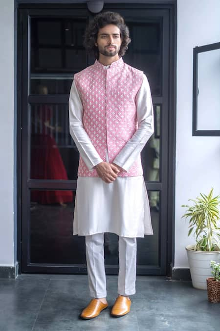 Hilo Design Floral Embroidered Bundi & Kurta Set 