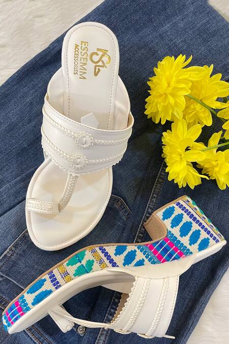 Shop Essemm White Geometric Pattern Kolhapuri Block Heels at Aza Fashions Shop_Essemm_White Geometric Pattern Kolhapuri Block Heels_at_Aza_Fashions