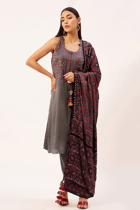 Zariya the Label Straight Kurta Set With Ajrakh Print Dupatta 